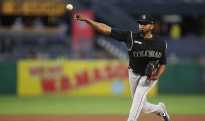 El venezolano Germán Márquez ponchó a ocho en seis impresionantes entradas para recuperarse de la derrota que sufiró en Texas durante el juego inaugural. (CORTESÍA)