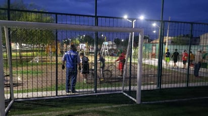 Pese al alza de contagios de COVID-19 en el municipio, se siguen organizando torneos de futbol en distintos sectores de la ciudad. (CORTESÍA)