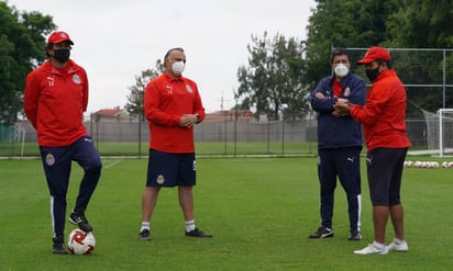 El Guadalajara viene de empatar sin goles en su debut ante el León, un encuentro que encaró sin Alexis Vega, Uriel Antuna, Rodolfo Cisneros y Oribe Peralta, todos contagiados de COVID-19. (ARCHIVO)