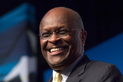 El empresario Herman Cain, quien aspiró a la candidatura presidencial republicana en 2012 y era un aliado del presidente de EUA, Donald Trump, falleció por la COVID-19. (ESPECIAL) 