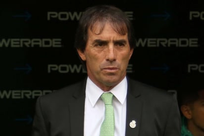 El uruguayo Guillermo Almada, entrenador del Santos Laguna, aseguró este jueves que su equipo debe hacer respetar su casa y ganar en ella sin importar si hay gente en la tribuna. (ARCHIVO)