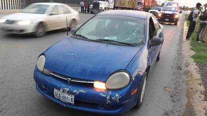 El accidente ocurrió minutos después de las 7:00 de la mañana de este viernes, sobre los carriles laterales con dirección de Lerdo a Torreón, a unos metros del puente vehicular Tlahualilo.
(EL SIGLO DE TORREÓN)