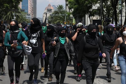 Las jóvenes pidieron que no haya hombres en la marcha, que periodistas masculinos no estén presentes, lo mismo que camarógrafos. (EL UNIVERSAL)