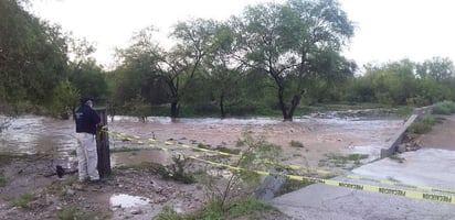 Las fuertes precipitaciones pluviales dejaron solo encharcamientos en calles de la ciudad, por lo que algunas fueron cerradas.