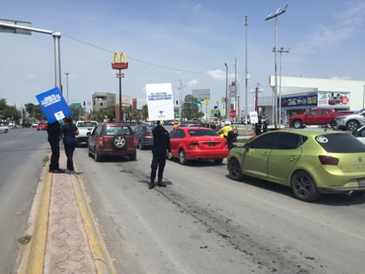 Personal de diversas dependencias 'tomaron' dos cruceros para recordar a la ciudadanía que el uso del cubrebocas es obligatorio.