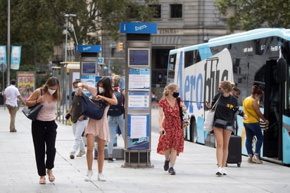 En España, ciertamente, la epidemia se cebó con los mayores en los momentos más duros. (EFE) 