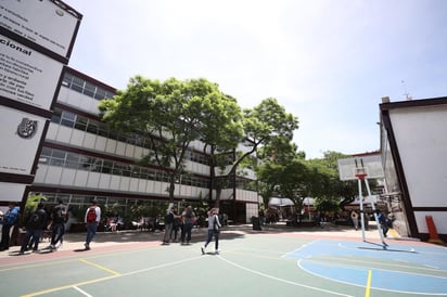 El Instituto Politécnico Nacional (IPN) informó que estudiantes, profesores, personal de apoyo y directivos de sus 104 unidades politécnicas, ubicadas en 23 entidades federativas, iniciarán mañana 3 de agosto el periodo vacacional de verano. (CORTESÍA)