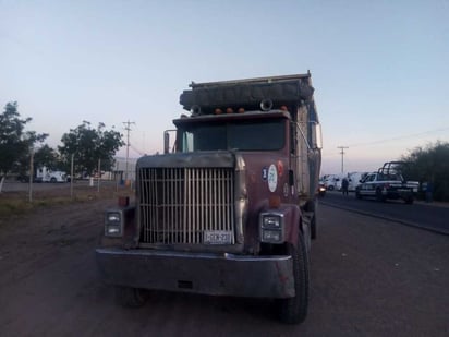 Paramédicos de la Cruz Roja arribaron al lugar para atender al joven, el cual ya no contaba con signos vitales, por lo que fue declarado muerto. (EL SIGLO DE TORREÓN)