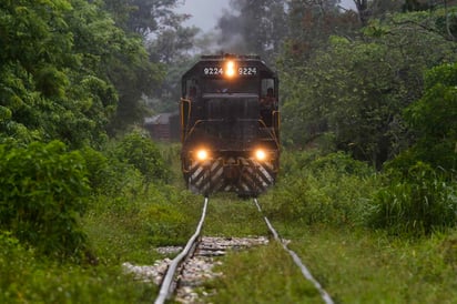 El Fondo Nacional de Turismo (Fonatur), institución federal encargada de la planeación y construcción del Tren Maya, informó que iniciarán con la electrificación de los tramos Mérida-Cancún-Chetumal. (ARCHIVO)