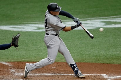 El bateador designado Giancarlo Stanton dirigió ataque de cuadrangulares para los Yanquis de Nueva York, que derrotaron 8-4 a los Rays de Tampa Bay en el primer juego de una doble cartelera. (ARCHIVO)