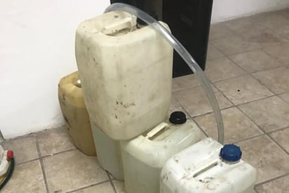 Pese a que en la pandemia generada por el COVID-19, varios delitos de alto impacto bajaron en Coahuila, las carpetas de indagación por el delito de robo de combustible se mantuvieron, esto al registrar en los primeros seis meses 67 casos en la Fiscalía General de la República (FGR), mientras que en todo el año pasado fueron 87. (ARCHIVO)