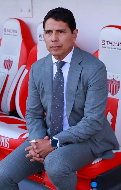 Alfonso Sosa ya siente la presión en el banquillo del Necaxa. (JAM MEDIA)