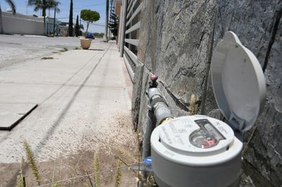 Diversas colonias ubicadas en el sector norte han denunciado constantemente a las autoridades la escasez de agua potable. (EL SIGLO DE TORREÓN)