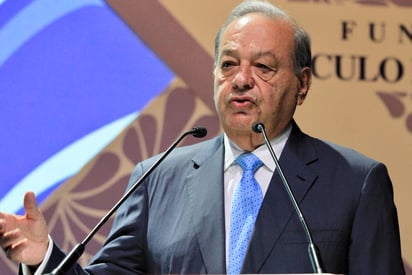 Este miércoles se informó que la Fundación Carlos Slim llegó a un acuerdo con la farmacéutica AstraZeneca para sumarse a la producción de la vacuna AZD1222 contra la enfermedad de COVID-19. (ARCHIVO)