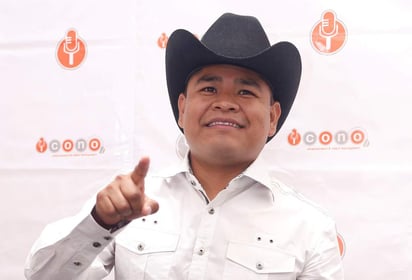 Después de 15 años de mucho cariño por parte del público, el cantante mexicano Erasmo Catarino quiere celebrar sus 15 años de carrera con un concierto el 29 de agosto que tendrá que ser en línea debido a la pandemia de coronavirus. (ESPECIAL) 