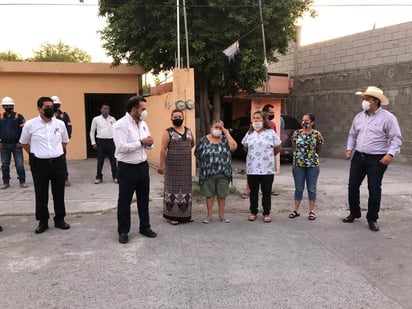 Habitantes de la colonia San Francisco reportaron hundimientos de pavimento por fugas en las viejas redes de agua potable y drenaje; Simas y el Ayuntamiento anuncian que repondrán y reubicarán las tuberías dañadas.