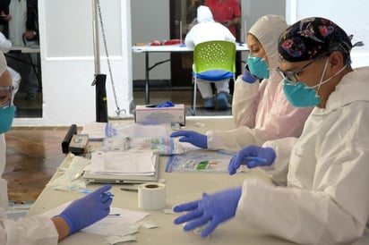 La gobernadora Wanda Vázquez anunció el miércoles que restringirá diversas actividades en Puerto Rico todos los domingos durante 24 horas para combatir un aumento en las infecciones de coronavirus. (ARCHIVO)