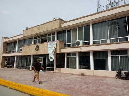 Horacio Piña asegura que lo del año pasado se lo entregó al expresidente municipal Jesús Contreras Pacheco. (EL SIGLO DE TORREÓN) 