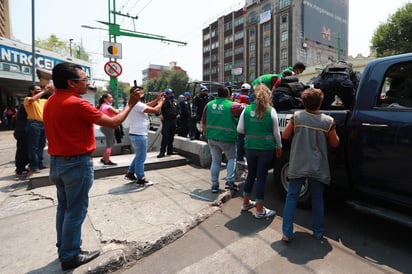 La jefa de Gobierno de Ciudad de México, Claudia Sheinbaum, defendió este viernes que hay que 'mantener el orden' sin 'abuso policial' ante los recientes incidentes en los que policías capitalinos han requisado la mercancía a vendedores ambulantes. (EFE)