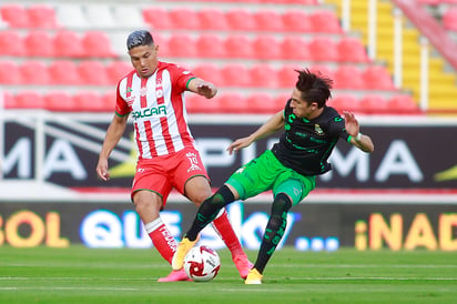 Los Guerreros de Santos Laguna no aprovecharon la ventaja que tenían en la primera mitad y terminaron perdiendo el encuentro 2-1 ante los Rayos del Necaxa. (ARCHIVO)