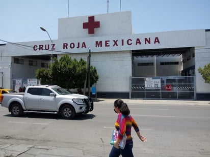 El lesionado fue auxiliado por los paramédicos y trasladado a la Cruz Roja.