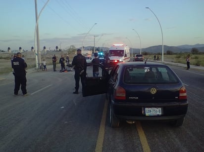 Testigos solicitaron la presencia de las corporaciones de rescate y de seguridad de la ciudad. (EL SIGLO DE TORREÓN)