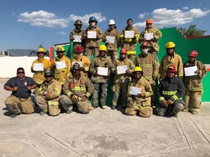 Personal de Bomberos y de Protección Civil de Ocampo participó en un curso de capacitación en Castaños, impartido por instructores de San Diego California y de capacitadores mexicanos. (SERGIO A. RODRÍGUEZ)