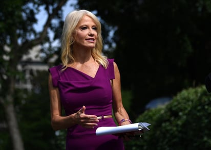 La asesora de la Casa Blanca, Kellyanne Conway, dejará su posición en la administración del presidente republicano Donald Trump a finales del mes para concentrarse en 'asuntos familiares'. (EFE)