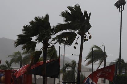 La costa estadounidense en el Golfo de México se preparaba el domingo para el impacto posiblemente devastador de un par de huracanes. Las autoridades temen un histórico azote de vientos e inundaciones potencialmente letales a lo largo de la costa, desde Texas hasta Alabama. (EFE)