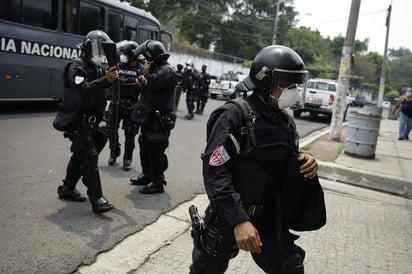 La Policía de El Salvador arrestó este martes a uno de los supuestos responsables de asesinar a dos asesores militares estadounidenses en 1991, en el marco de la guerra civil (1980-1992). (ARCHIVO)