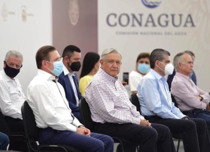 A la conferencia del presidente acudieron los gobernadores de Coahuila y Durango, además de nueve alcaldes de La Laguna.