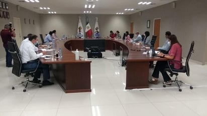 Durante la reunión del Subcomité de Salud de la Región Norte de Coahuila, coincidieron en establecer que no habrá ningún tipo de evento masivo, salvo las ceremonias cívicas correspondientes al mes patrio. (EL SIGLO COAHUILA)