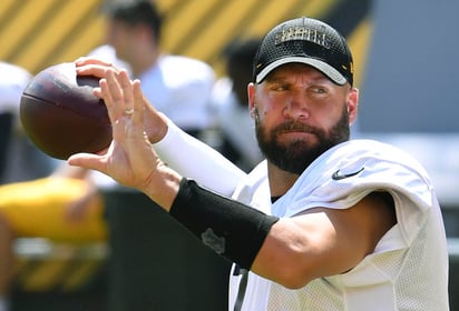 El dolor crónico en su brazo derecho había sido compañero de Ben Roethlisberger por años, pero se ha recuperado y se alista para la pretemporada con los Steelers. (ARCHIVO)