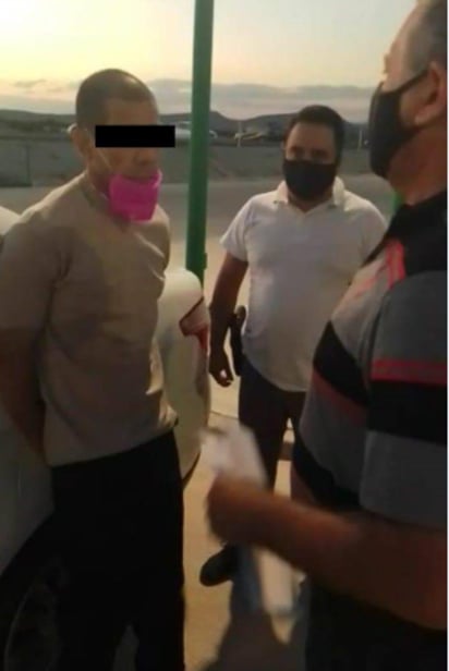 Tras la detención, los elementos de esta fiscalía realizaron la entrega a los policías de la Fiscalía General del Estado de Durango. (EL SIGLO COAHUILA)