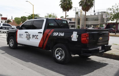 Elementos de seguridad asignados a un punto de revisión en la carretera federal número 2, en su tramo Piedras Negras – Acuña, detuvieron a dos hombres que transportaban a 14 migrantes hacia ciudad Acuña. (ARCHIVO)