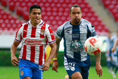 Los Tuzos de Pachuca del entrenador uruguayo Paulo Pezzonalo empataron este sábado sin goles en casa de las Chivas de Guadalajara, en un partido de poco fútbol en la séptima jornada del Apertura del fútbol mexicano. (ARCHIVO)