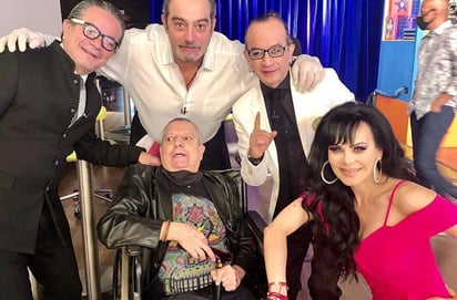 El lunes, el actor César Bono acudió como invitado especial al programa Hoy, donde recibió un homenaje por sus 50 años de trayectoria artística. (INSTAGRAM) 
