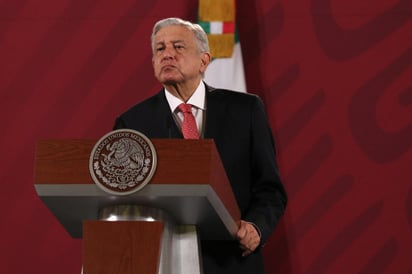 TEPJF ordenó al Consejo General del Instituto Nacional Electoral (INE) modificar el acuerdo por el cual determinó que los concesionarios de radio y televisión no debían transmitir las conferencias matutinas del presidente Andrés Manuel López Obrador en los estados de Coahuila e Hidalgo, donde habrá elecciones el 18 de octubre. (ARCHIVO)
