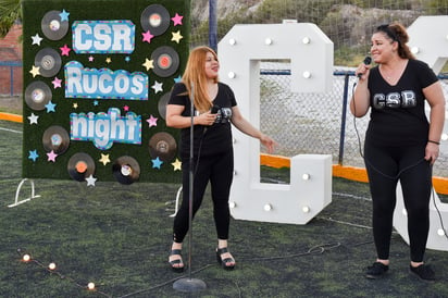 Edith y Adriana, maestras del colegio.,Erick Sotomayor Fotografía.