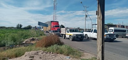 La carretera es de competencia estatal, por lo que la Secretaría de Comunicaciones y Obras Públicas del Estado (Secope) podría dar atención a los manifestantes. (EL SIGLO DE TORREÓN)