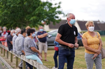 Francia registró en las últimas 24 horas 6,544 nuevos casos del coronavirus, con lo que suman 45,440 en la última semana. (ARCHIVO) 