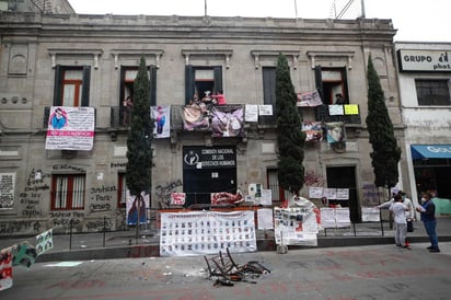 Rosario Piedra Ibarra, aceptó el pliego petitorio del Frente Nacional Ni Una Menos, colectivo que mantiene tomadas las intalaciones de la Comisión Nacional de Derechos Humanos en la Ciudad de México. (ARCHIVO)