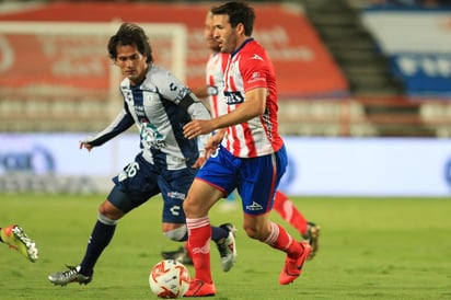 La cancha del Estadio Azteca fue señalada, ante la aparatosa lesión que sufrió Jorge Hernández, capitán del Pachuca, el miércoles por la noche. (ARCHIVO)