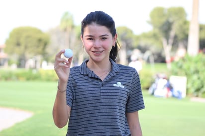 La juvenil regiomontana Paulina Elizondo Zavala realizó la tarde de este viernes un Hole in One, en el hoyo 17 del Campestre Torreón. (ARCHIVO)