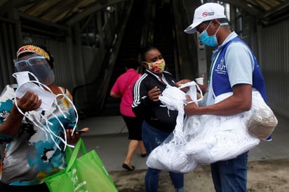 Panamá superó el viernes los cien mil contagios de COVID-19 mientras lleva adelante una reapertura escalonada de sus actividades económicas y semanas registrando una baja en los decesos y en la transmisión del virus. (ARCHIVO)