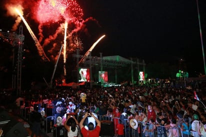 Sin caravanas artísticas, culturales y verbenas populares y con sólo quinientos asistentes, a los que se les colocará sillas, con una separación mínima de metro y medio, en la explanada de Palacio de Gobierno de Sinaloa, celebrarán el tradicional Grito de Independencia. (ARCHIVO)