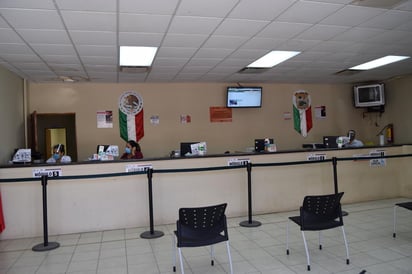 El titular de la oficina de Recaudación de Rentas en San Pedro, Jorge Lorenzo Dorantes Dávila alertó a la ciudadanía que mantienen adeudos en el pago de sus derechos vehiculares en otros estados o en Coahuila, a que no se dejen engañar por personas que les prometen gestionar descuentos. (ARCHIVO)