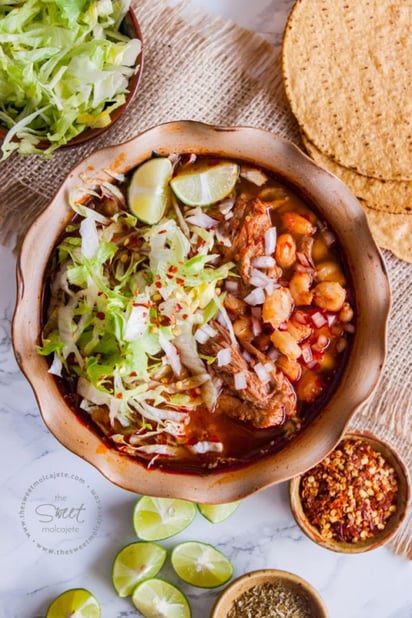 De acuerdo a la Profeco, hacer pozole puede salir hasta en 151 pesos. (ARCHIVO) 