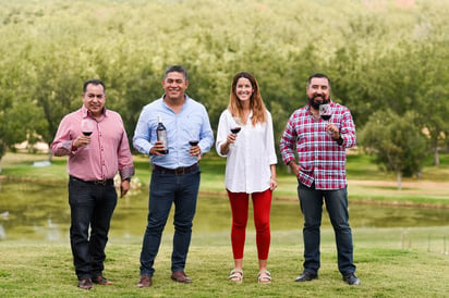 Guillermo Martínez, Álvaro Ramos, Lucía García y Javier Nava. (Erick Sotomayor Fotografía.)