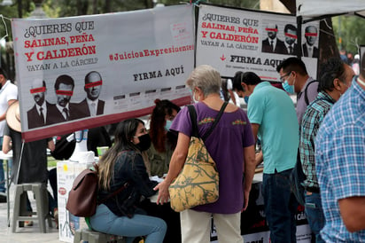 Presentó este martes una iniciativa que enviará al Senado para celebrar una consulta popular que decida si juzgar a expresidentes por sus 'calamidades', ante la posible falta de apoyos de la recogida de firmas ciudadana para impulsar esta votación. (ARCHIVO)